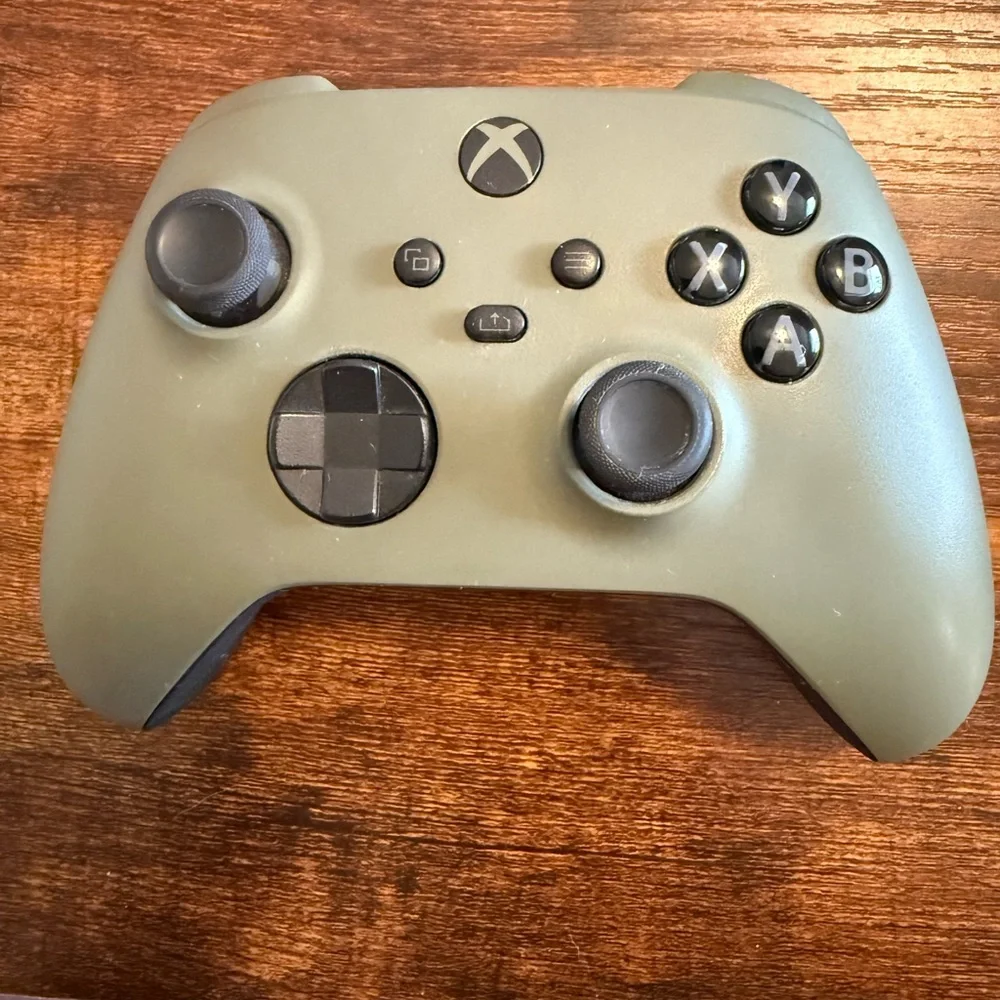 Xbox series x design lab controller with inner/outer rubberized grips